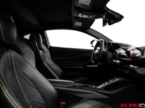 Used 2020 Ferrari 812 Superfast RWD image 39
