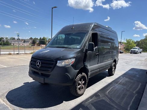 Used 2022 Mercedes-Benz Sprinter 2500 image 2