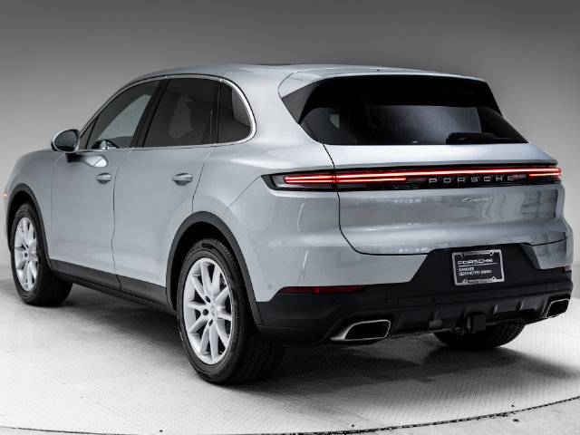 Certified 2026 Porsche Cayenne AWD/4WD image 3