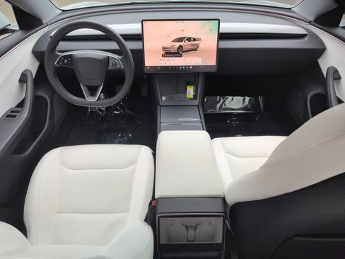 Used 2024 Tesla Model 3 Standard Range RWD image 31