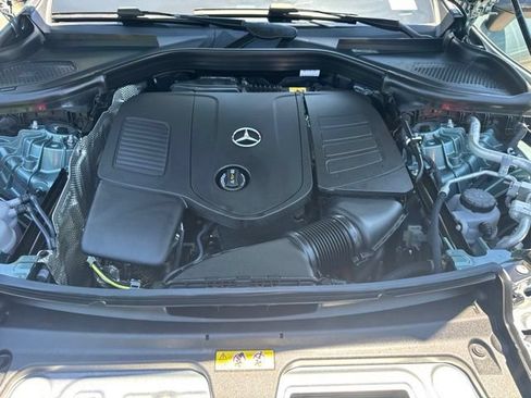 Used 2025 Mercedes-Benz GLC 350e 4MATIC image 18