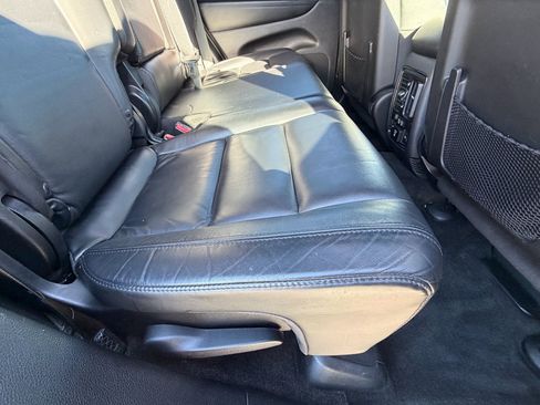 Used 2018 Jeep Grand Cherokee Limited image 13