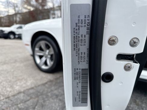 Used 2019 Dodge Challenger SXT image 25