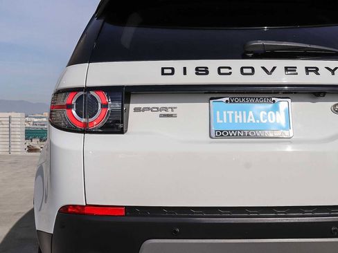 Used 2018 Land Rover Discovery Sport HSE image 9