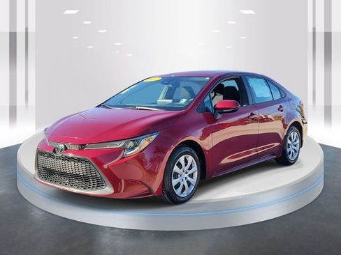 Used 2022 Toyota Corolla LE image 3
