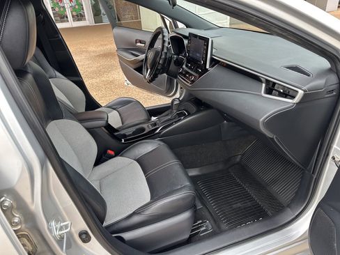 Used 2019 Toyota Corolla XSE image 18