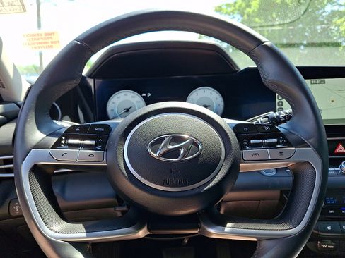 Certified 2023 Hyundai Elantra SEL w/ Convenience Package FWD image 18