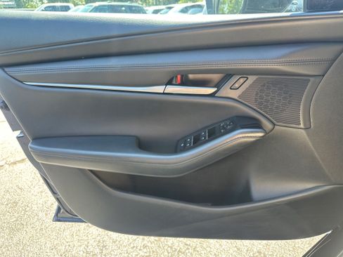 Used 2024 MAZDA MAZDA3 s FWD image 19
