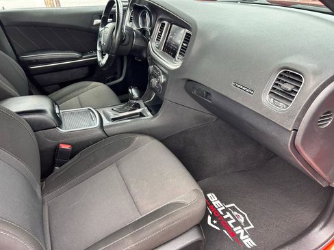 Used 2022 Dodge Charger SXT AWD/4WD image 9