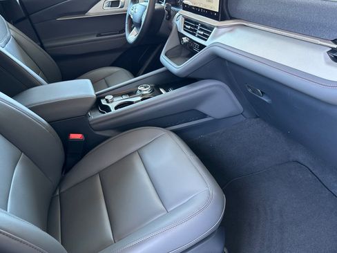 New 2025 Ford Explorer Active w/ Active Comfort Package image 18