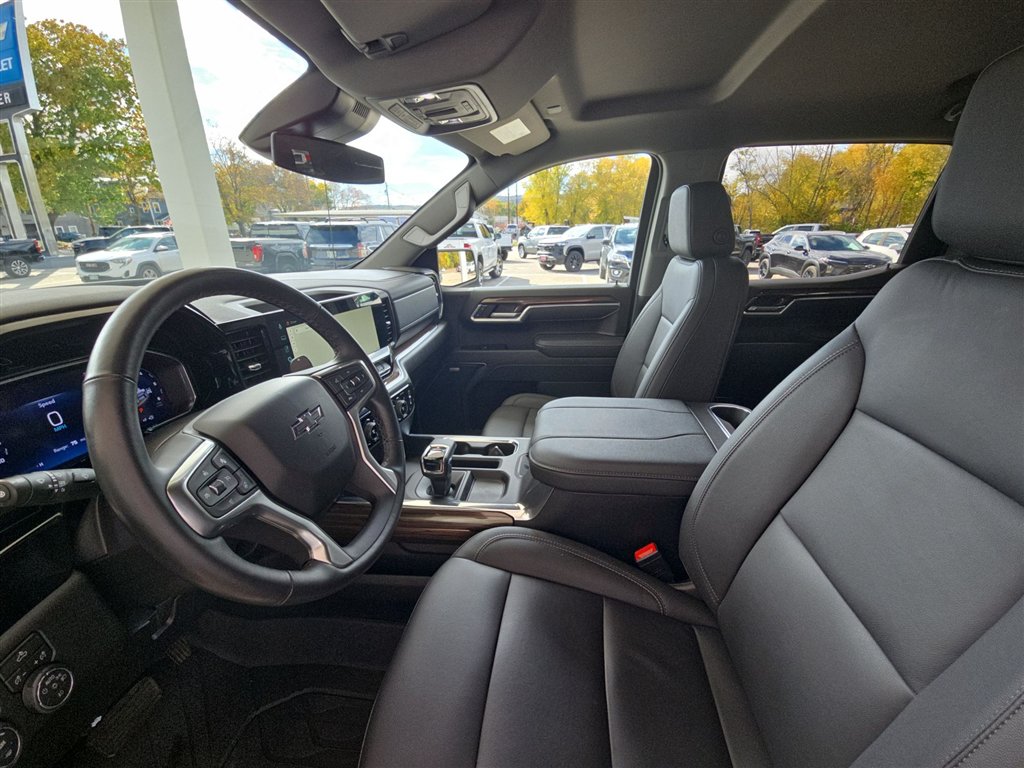 Used 2026 Chevrolet Silverado 1500 RST w/ Redline Edition AWD/4WD image 20