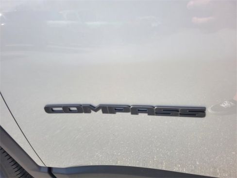 New 2026 Jeep Compass Latitude image 3