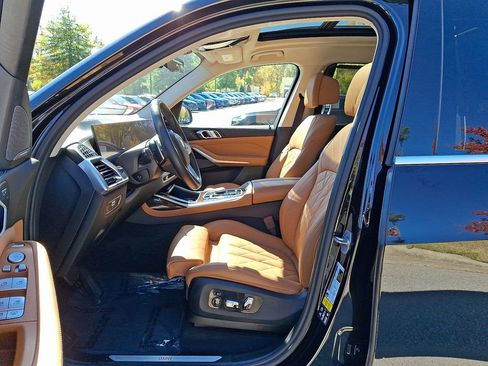 Used 2023 BMW X7 xDrive40i w/ Premium Package image 15