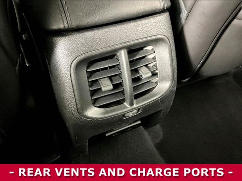 Used 2019 Jeep Cherokee Latitude Plus AWD/4WD image 10