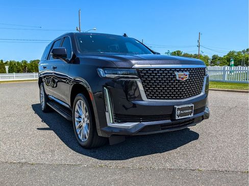 Used 2023 Cadillac Escalade Premium Luxury AWD/4WD image 3