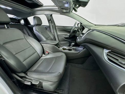 Used 2019 Chevrolet Malibu Hybrid w/ Leather Package image 38