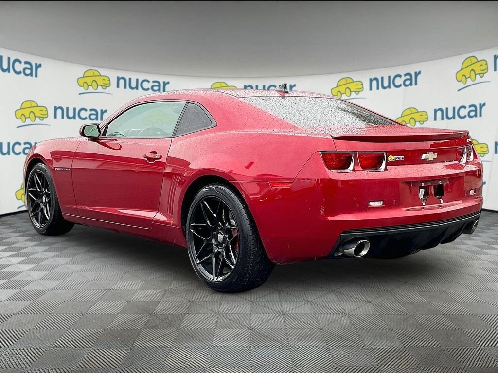 Used 2013 Chevrolet Camaro SS RWD image 4
