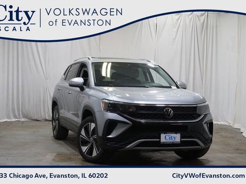 Certified 2024 Volkswagen Taos SE w/ Panoramic Sunroof Package AWD/4WD image 1
