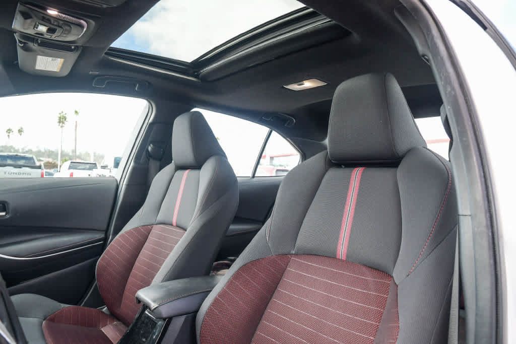 Used 2023 Toyota Corolla SE w/ SE Premium Package FWD image 18