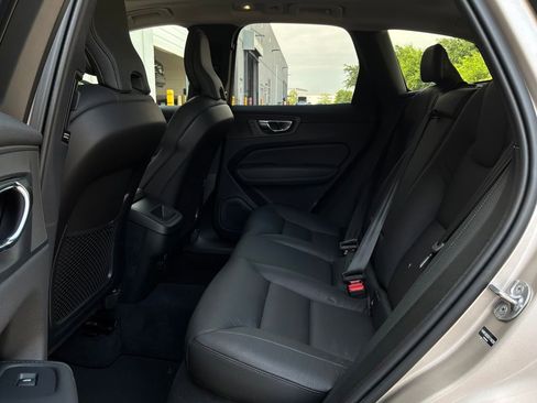 Used 2025 Volvo XC60 B5 Plus AWD/4WD image 11
