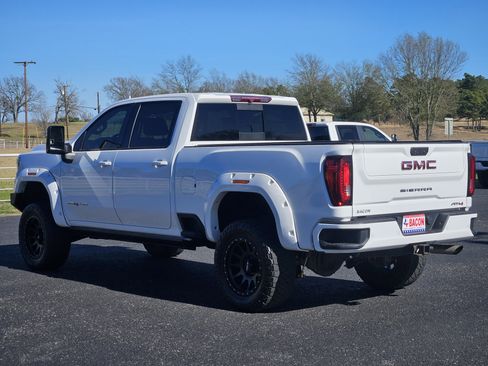 Used 2022 GMC Sierra 2500 AT4 w/ AT4 Preferred Package image 4