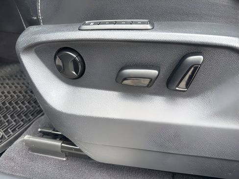 Used 2023 Volkswagen Atlas Cross Sport SEL Premium R-Line image 10