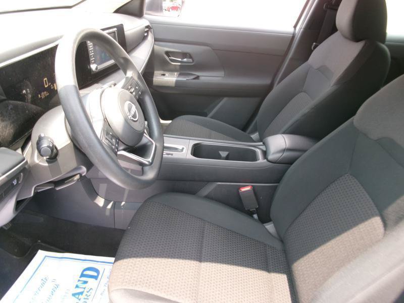 Used 2025 Nissan Kicks S FWD image 13