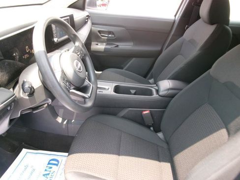 Used 2025 Nissan Kicks S FWD image 13