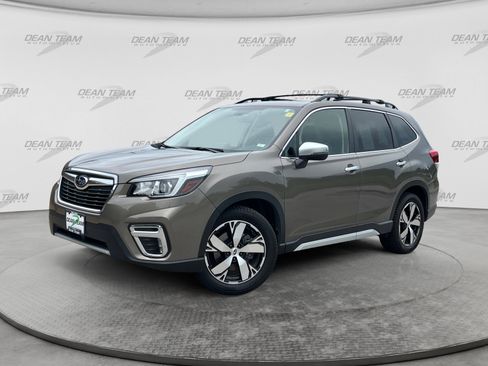 Used 2019 Subaru Forester Touring AWD/4WD image 3