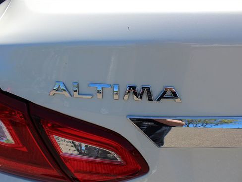 Used 2016 Nissan Altima 2.5 SV FWD image 26