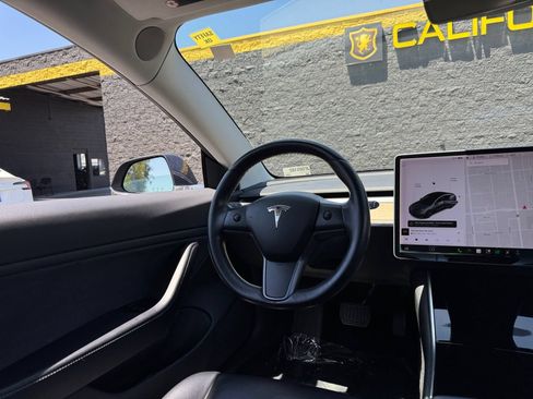 Used 2018 Tesla Model 3 Long Range RWD image 23