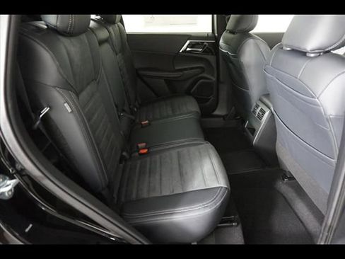 New 2025 Mitsubishi Outlander SE AWD/4WD image 11