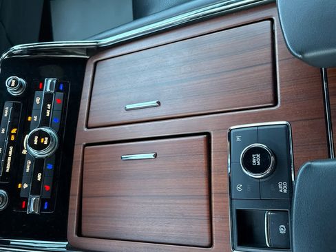 Used 2023 Lincoln Navigator Reserve image 17