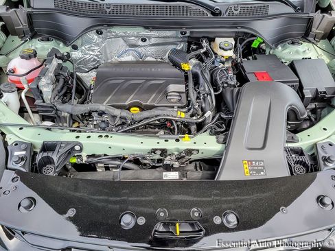 New 2026 Chevrolet Trax ACTIV w/ Sunroof Package FWD image 18