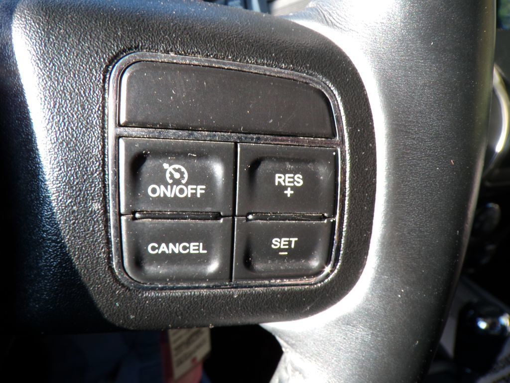 Used 2017 Jeep Wrangler Unlimited Sahara AWD/4WD image 30