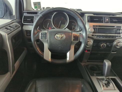 Used 2011 Toyota 4Runner SR5 w/ Premium Pkg w/Leather RWD image 11