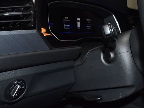 Used 2024 Volkswagen Jetta SE image 25