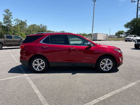 Used 2018 Chevrolet Equinox Premier FWD image 3