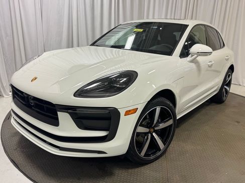 Used 2026 Porsche Macan AWD/4WD image 37