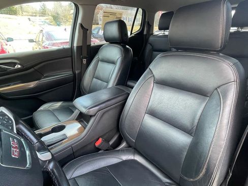 Used 2019 GMC Acadia SLE image 16