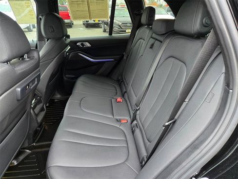 Used 2022 BMW X5 xDrive40i w/ Parking Assistance Package image 7