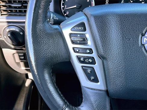 Used 2024 Nissan Titan SV w/ SV Convenience Package image 7