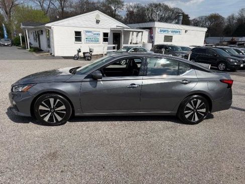 Used 2019 Nissan Altima 2.5 SL image 2