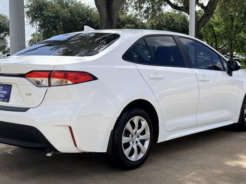 Used 2025 Toyota Corolla LE FWD image 7