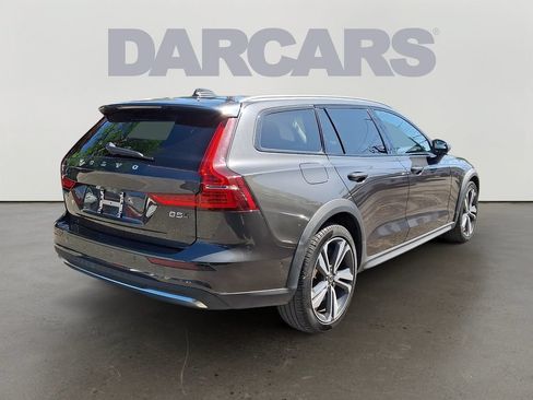 Used 2025 Volvo V60 B5 Cross Country Plus AWD/4WD image 7