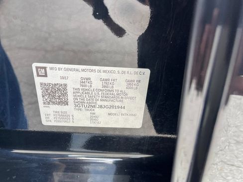 Used 2018 GMC Sierra 1500 SLT AWD/4WD image 30
