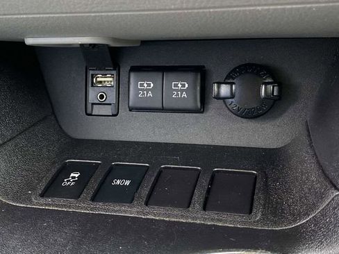 Used 2017 Toyota Highlander Limited image 35