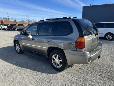 Used 2007 GMC Envoy SLT w/ Cargo Convenience Package image 3