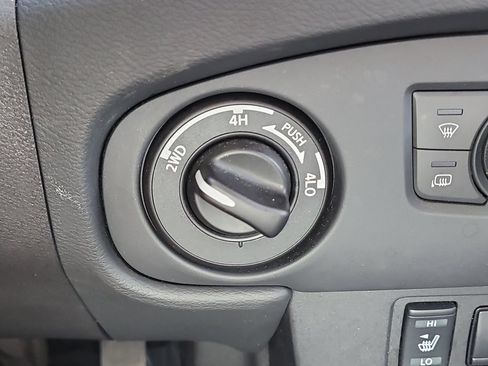 Used 2024 Nissan Frontier SV w/ SV Convenience Package AWD/4WD image 27