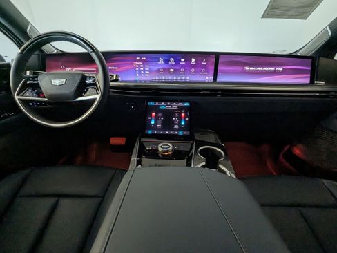 Used 2025 Cadillac Escalade IQ Luxury 2 w/ LPO, Premium Carpet Package image 71